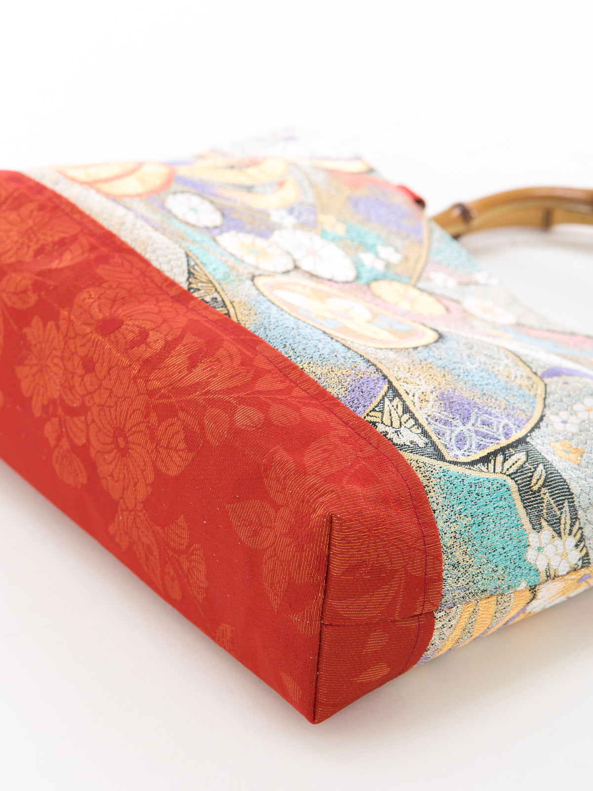 着物生地で作成の手提げです。 着物BAG 手提げバッグ KB100021｜正絹着物をリメイク -ONLY ONEを