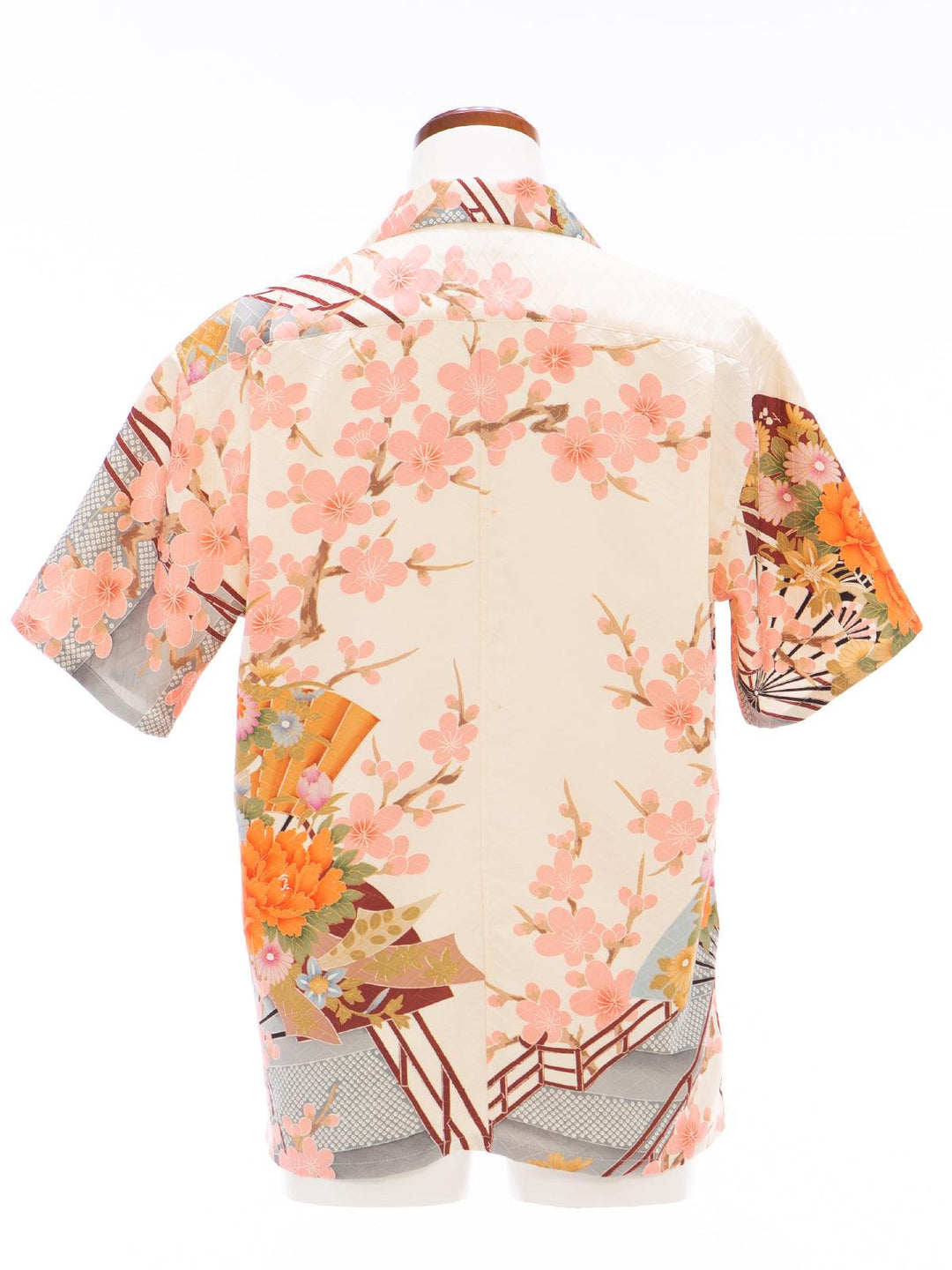 着物アロハシャツ「扇に舞う梅 B」AH100143 - 着物アロハシャツ専門店｜KIMONO-CYCLE
