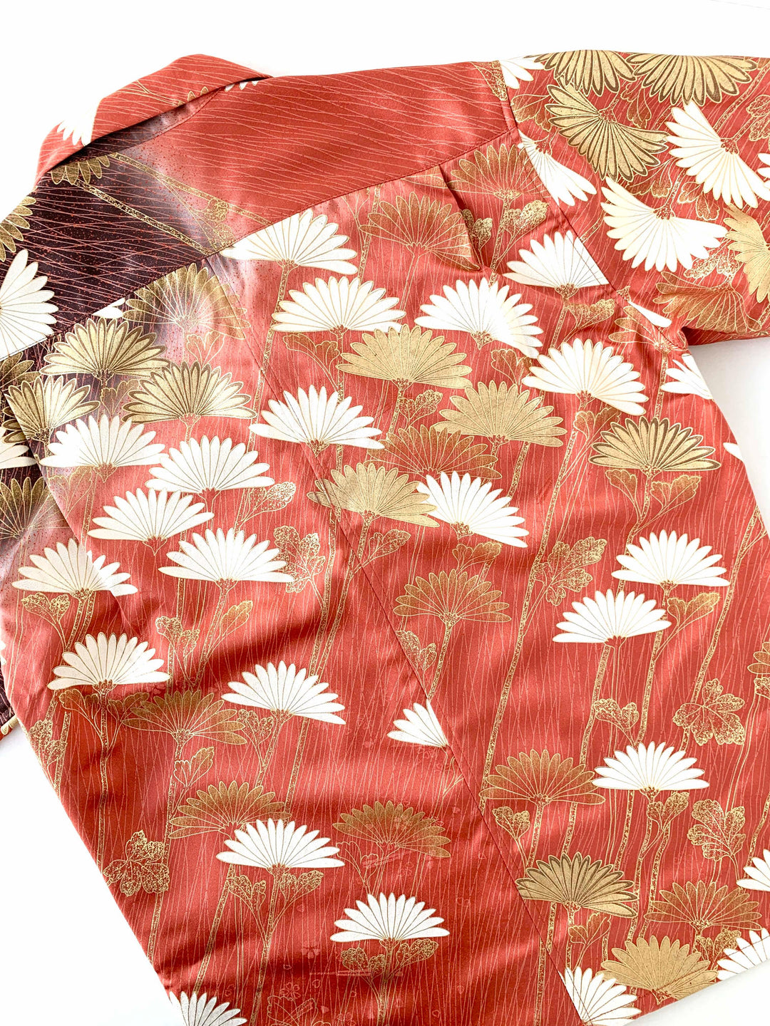 着物アロハシャツ「咲き誇る菊 B」AH100177 - 着物アロハシャツ専門店｜KIMONO-CYCLE
